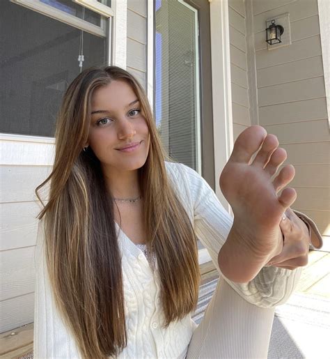 Amateur Feet Worship Porn Videos